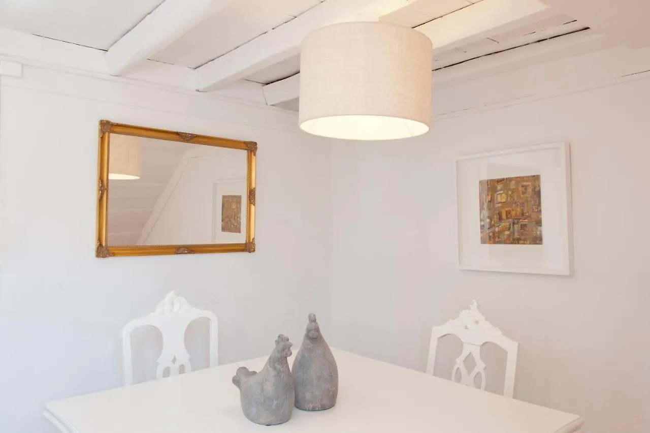 The Downtown Terrace - Fabulous Views, Sun Deck, Penthouse, 5Th-Floor No Lift Apartment Lisbon 0*,  Portugal