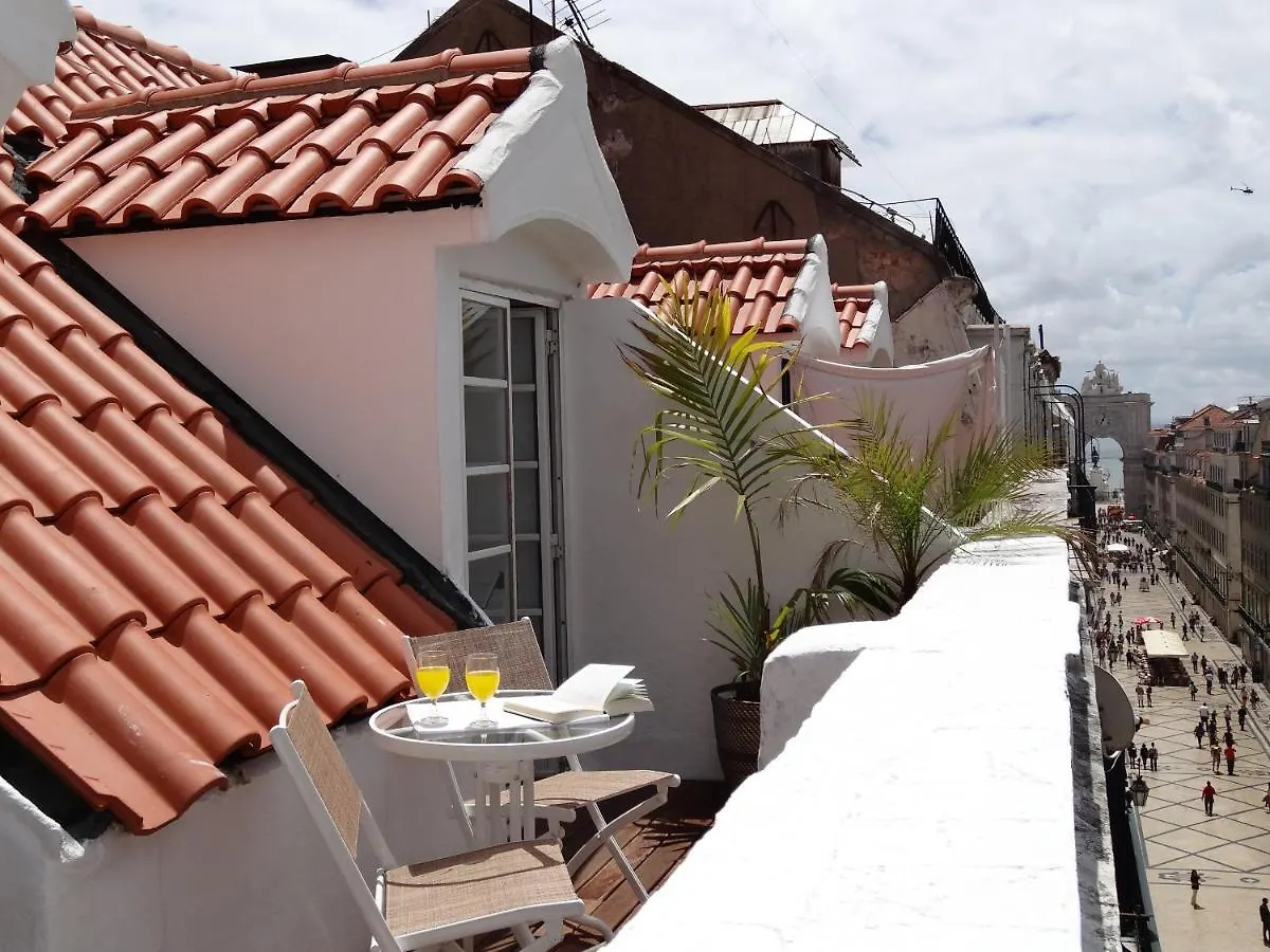 The Downtown Terrace - Fabulous Views, Sun Deck, Penthouse, 5Th-Floor No Lift Apartment Lisbon