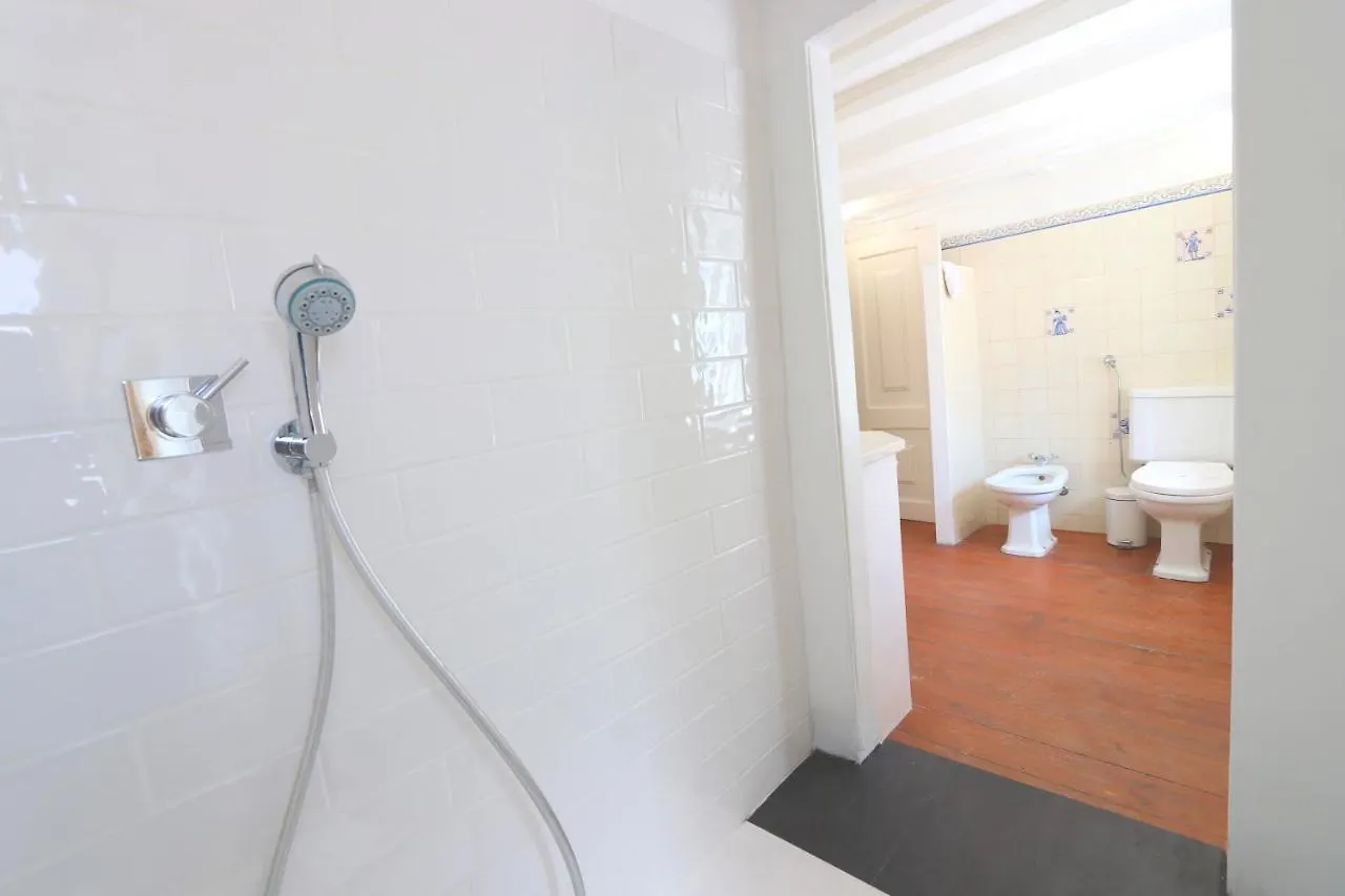 The Downtown Terrace - Fabulous Views, Sun Deck, Penthouse, 5Th-Floor No Lift Apartment Lisbon