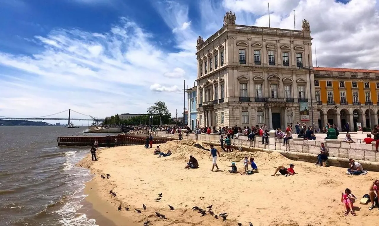 The Downtown Terrace - Fabulous Views, Sun Deck, Penthouse, 5Th-Floor No Lift Apartment Lisbon Portugal